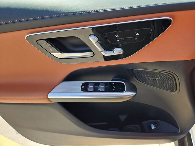 Used 2024 Mercedes-Benz GLC 300 image 16