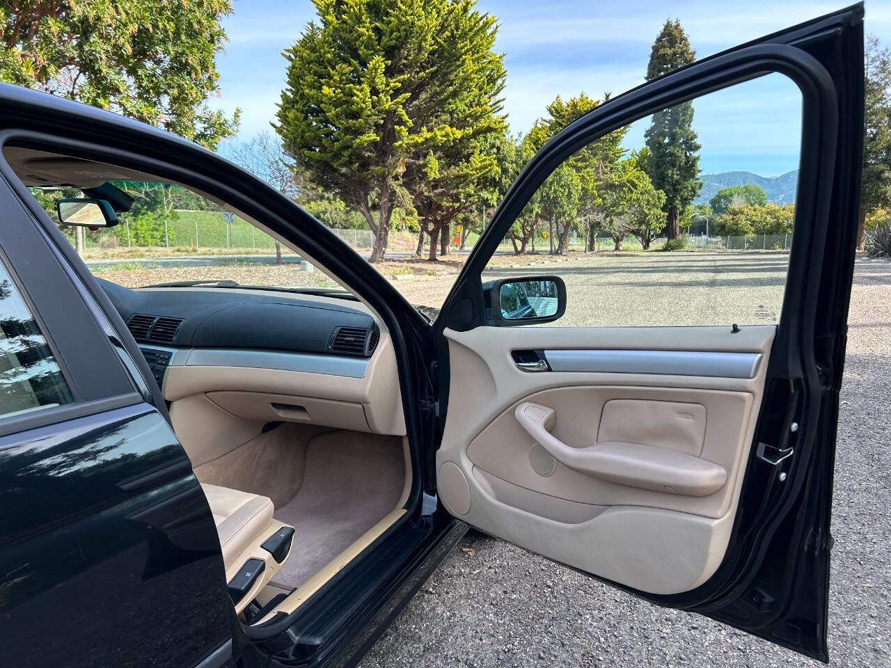 Used 2004 BMW 325i Sedan RWD image 35