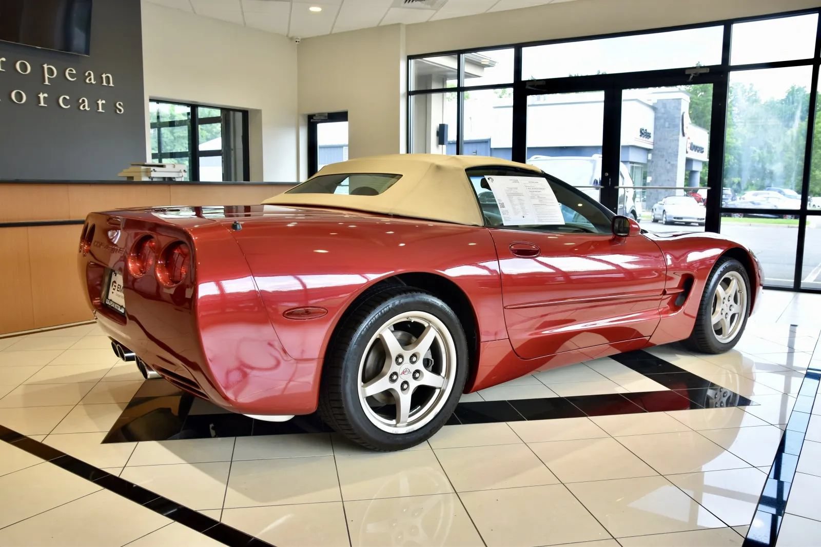Used 2004 Chevrolet Corvette Convertible w/ Preferred Equipment Group RWD image 6