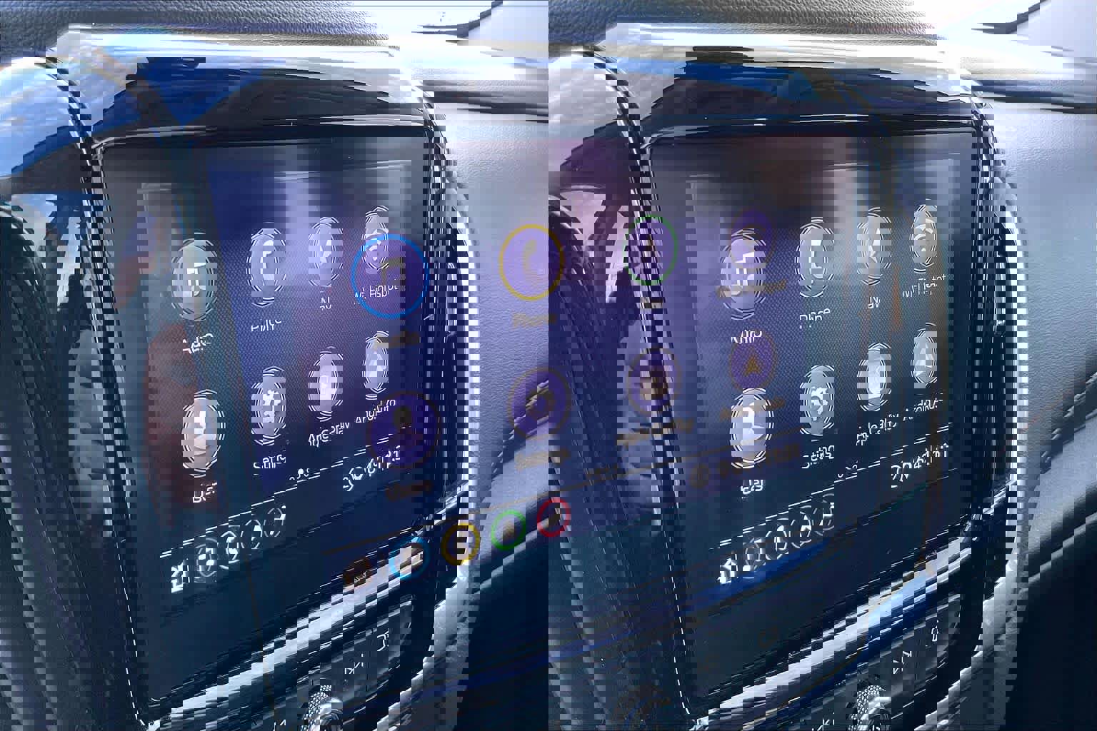 Used 2020 Chevrolet Traverse RS image 31