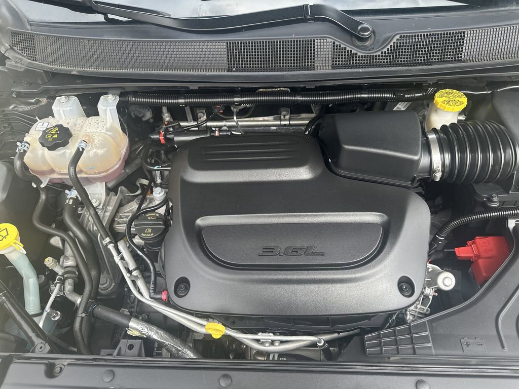 Used 2023 Chrysler Voyager LX FWD image 12