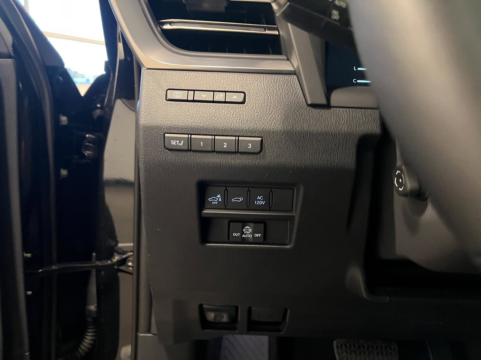 Used 2026 Lexus GX 550 w/ Cold Area Package image 15