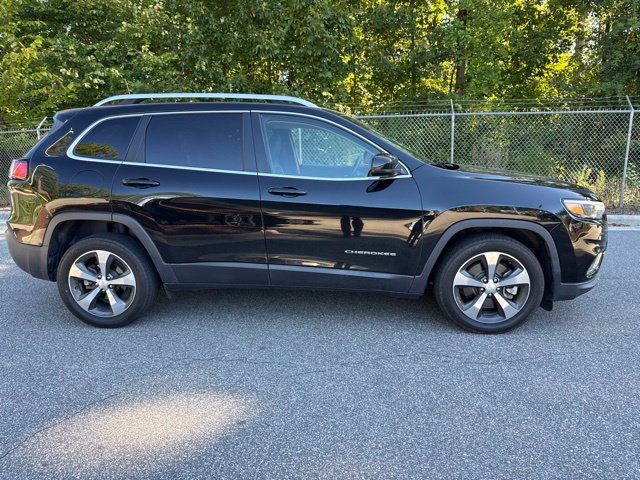 Used 2019 Jeep Cherokee Limited FWD image 11