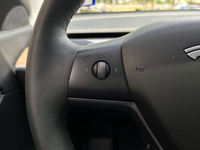 Used 2022 Tesla Model Y Performance image 14