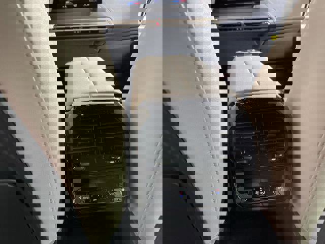 New 2022 BMW iX xDrive50 w/ Convenience Package image 23