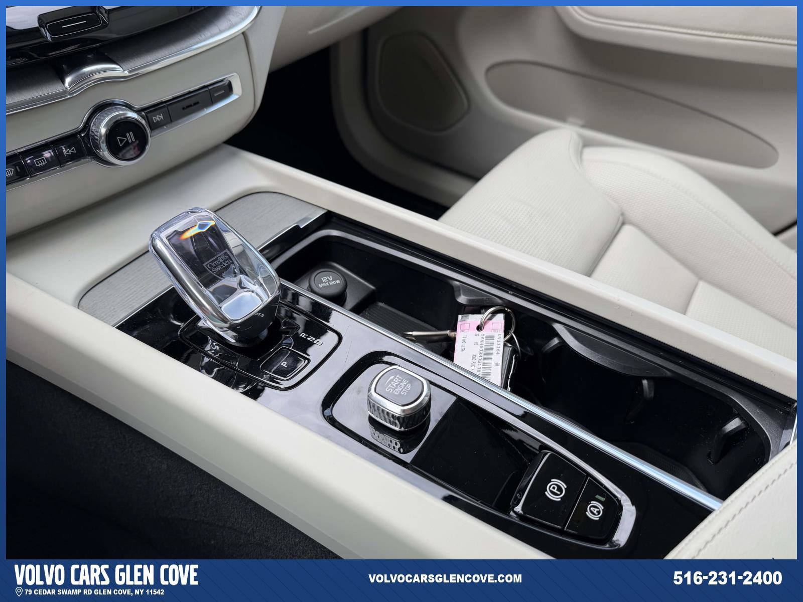 Used 2025 Volvo XC60 T8 Ultra w/ Protection Package Premier AWD/4WD image 33