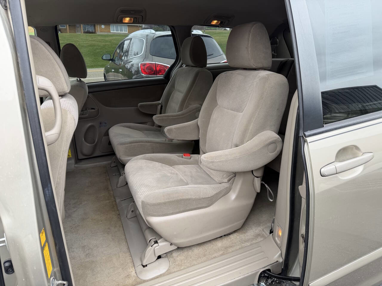 Used 2009 Toyota Sienna LE image 8