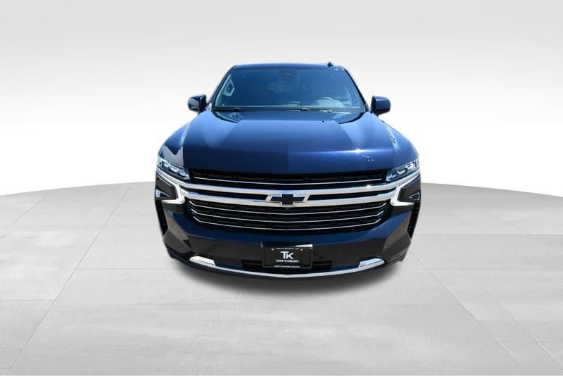 Used 2023 Chevrolet Suburban LT w/ Luxury Package AWD/4WD image 9