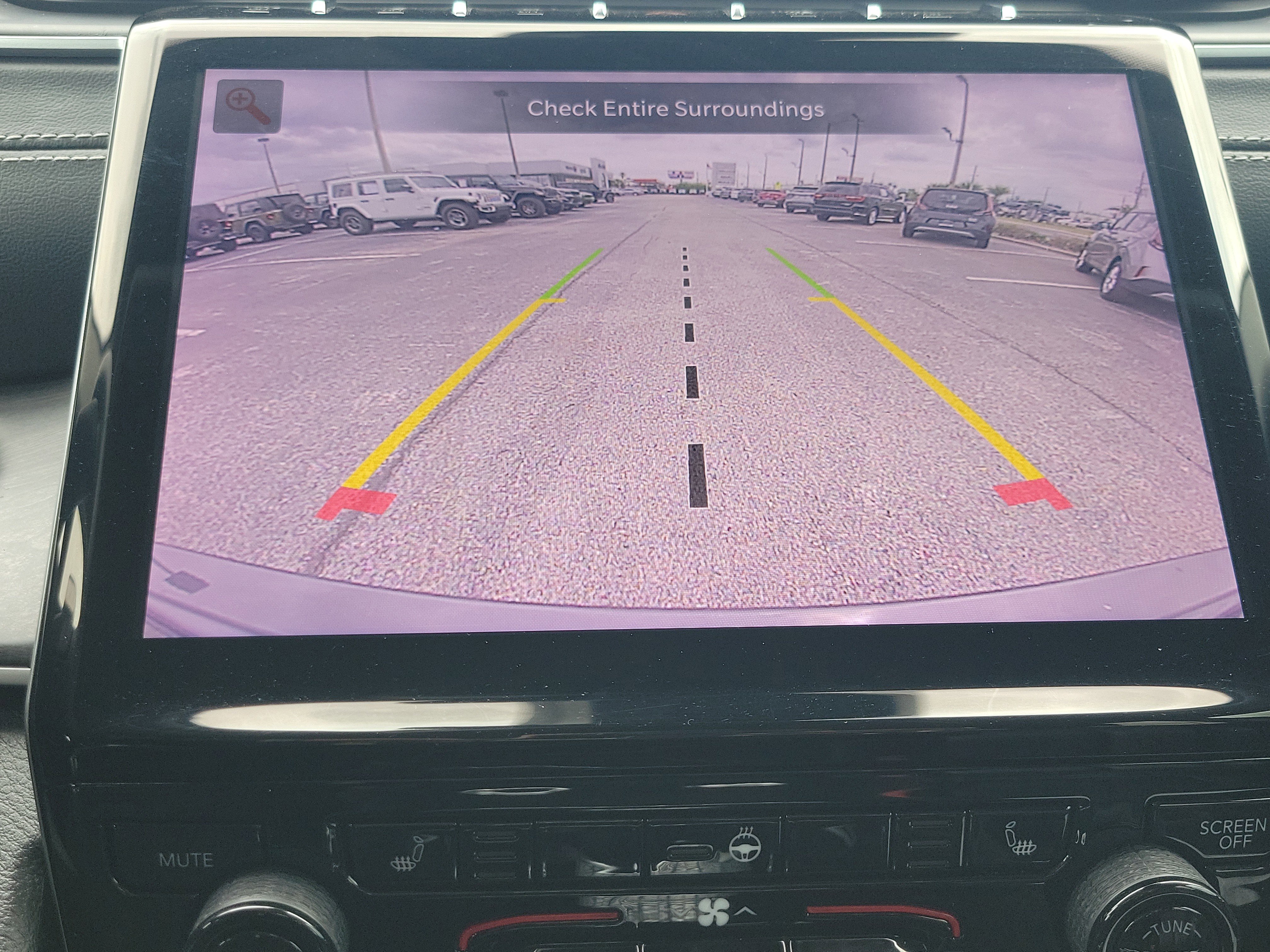 Used 2023 Jeep Grand Cherokee Limited image 28