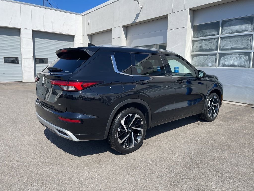 Used 2024 Mitsubishi Outlander SEL image 7