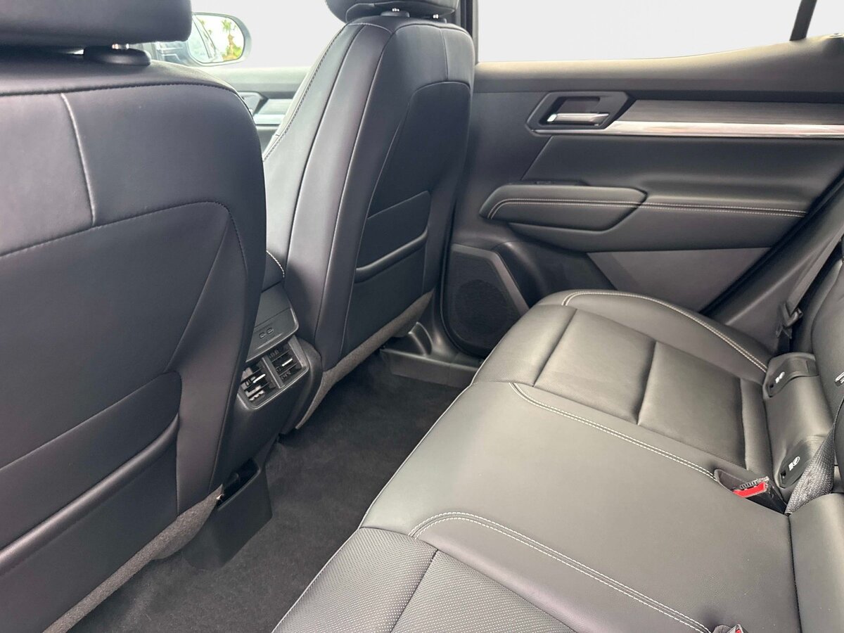 Used 2025 GMC Terrain Elevation w/ Elevation Premium Package AWD/4WD image 14