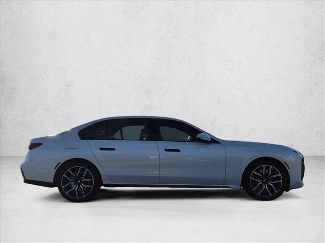 Used 2025 BMW 740i xDrive w/ Premium Package AWD/4WD image 4