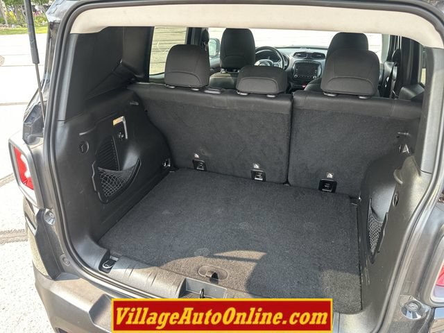 Used 2017 Jeep Renegade Trailhawk AWD/4WD image 32