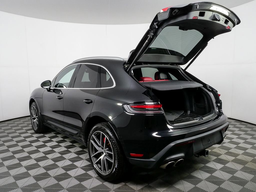 Certified 2023 Porsche Macan S AWD/4WD image 33
