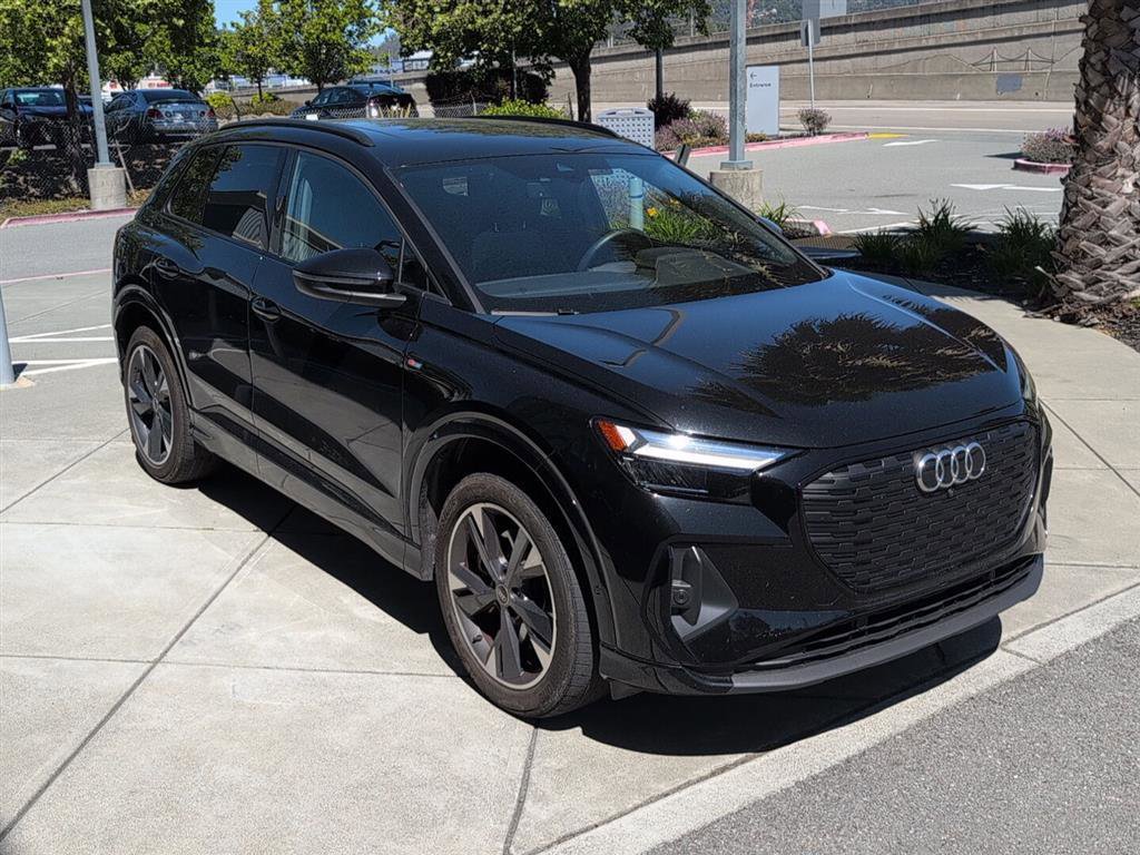 Used 2024 Audi Q4 e-tron Premium Plus w/ Premium Plus image 4