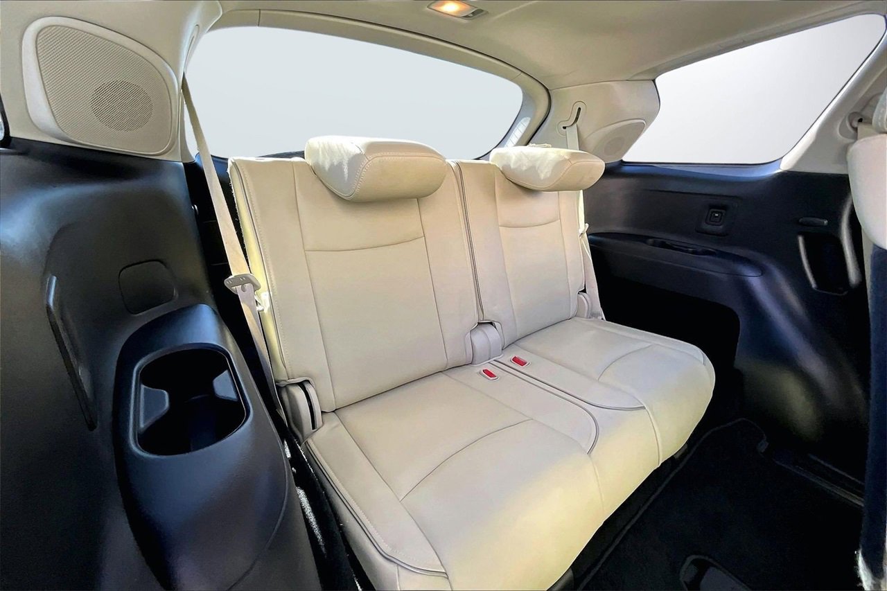 Used 2017 INFINITI QX60 Luxe w/ Deluxe Technology Package image 26