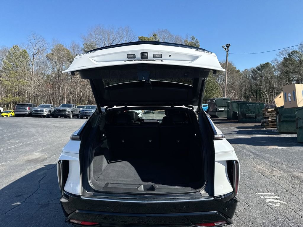 Used 2025 Cadillac Lyriq Luxury AWD/4WD image 34