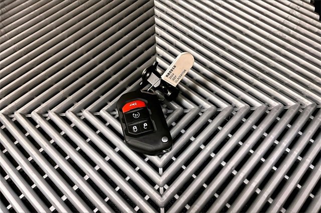 Used 2024 Jeep Gladiator Mojave w/ Technology Group image 9