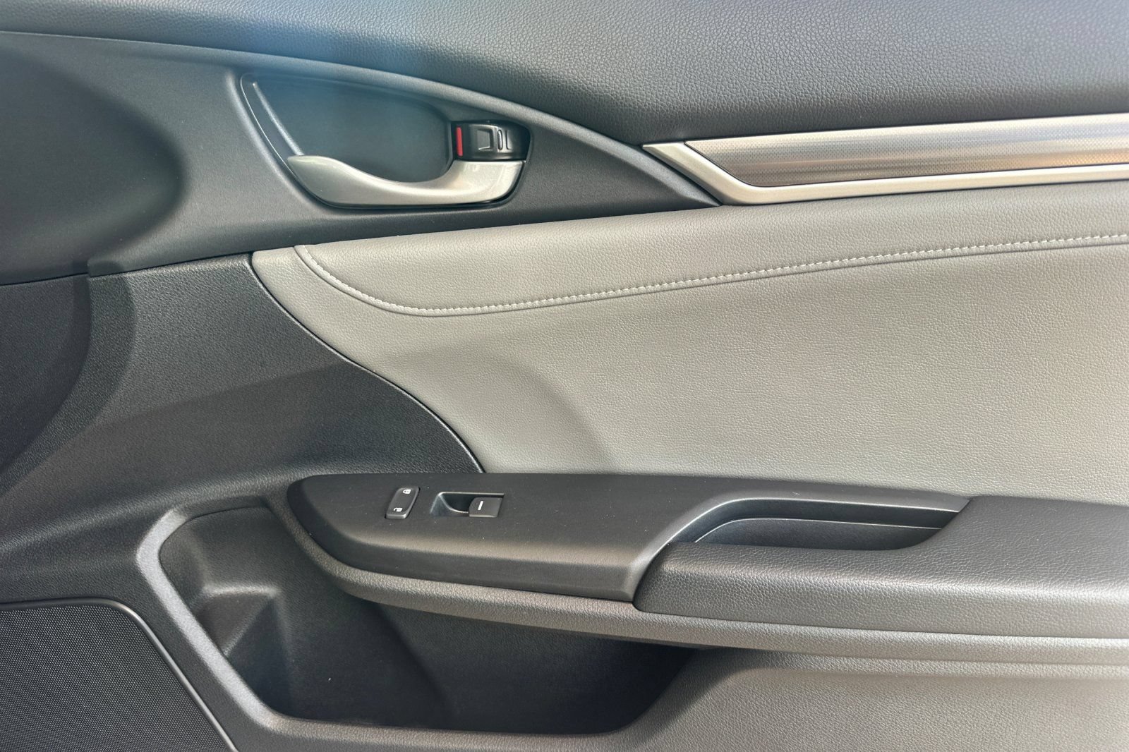 Used 2019 Honda Civic EX-L image 18