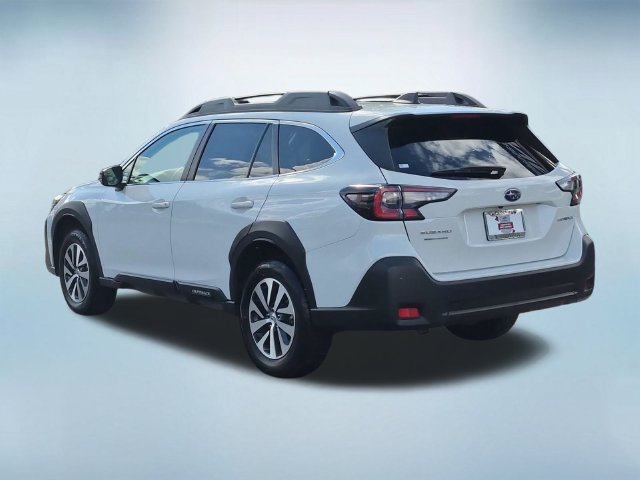 Used 2025 Subaru Outback Premium AWD/4WD image 5