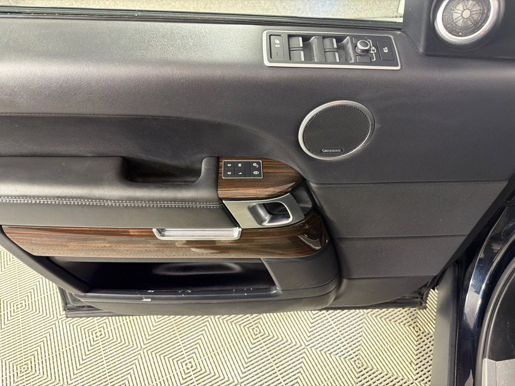 Used 2017 Land Rover Range Rover Supercharged image 10