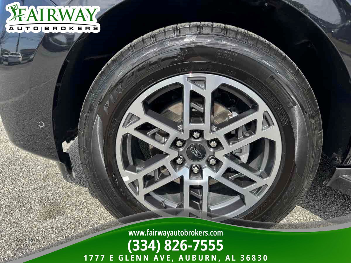 Used 2025 Ford Expedition Active image 34
