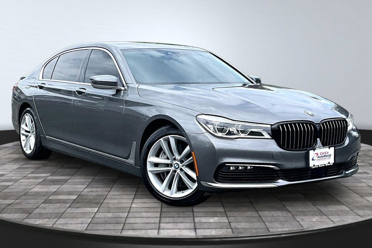 Used 2018 BMW 750i xDrive AWD/4WD image 3