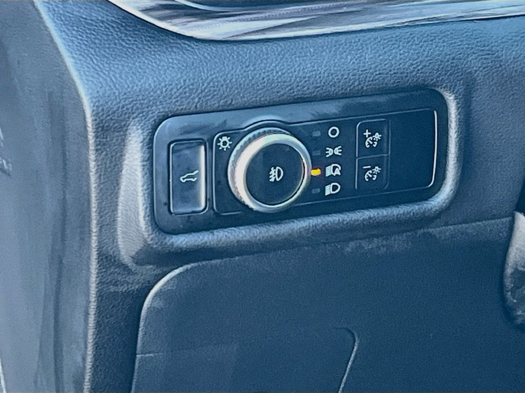 Used 2023 Ford Explorer Limited w/ Limited Technology Package RWD image 10