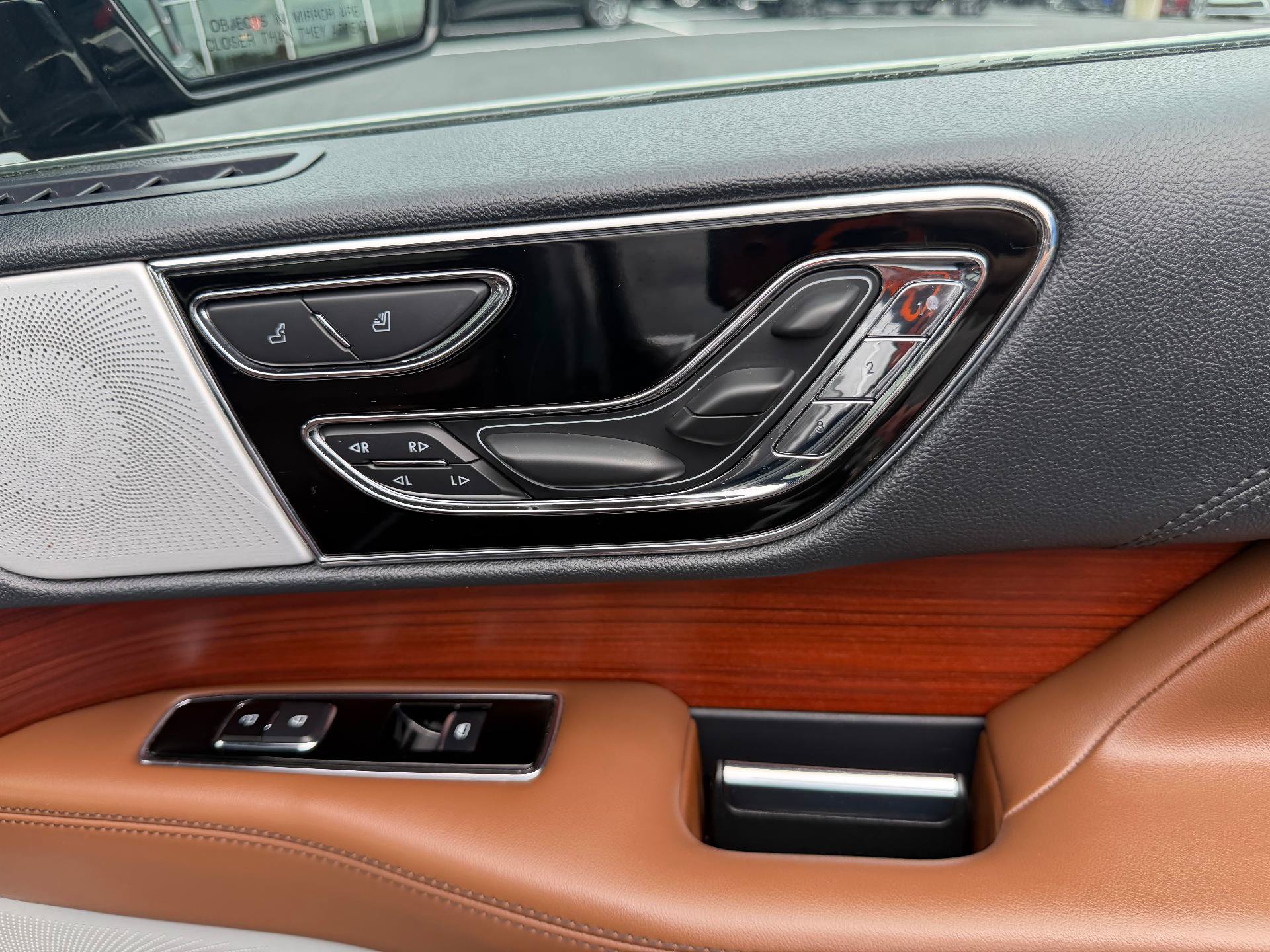 Used 2023 Lincoln Navigator L Reserve AWD/4WD image 41
