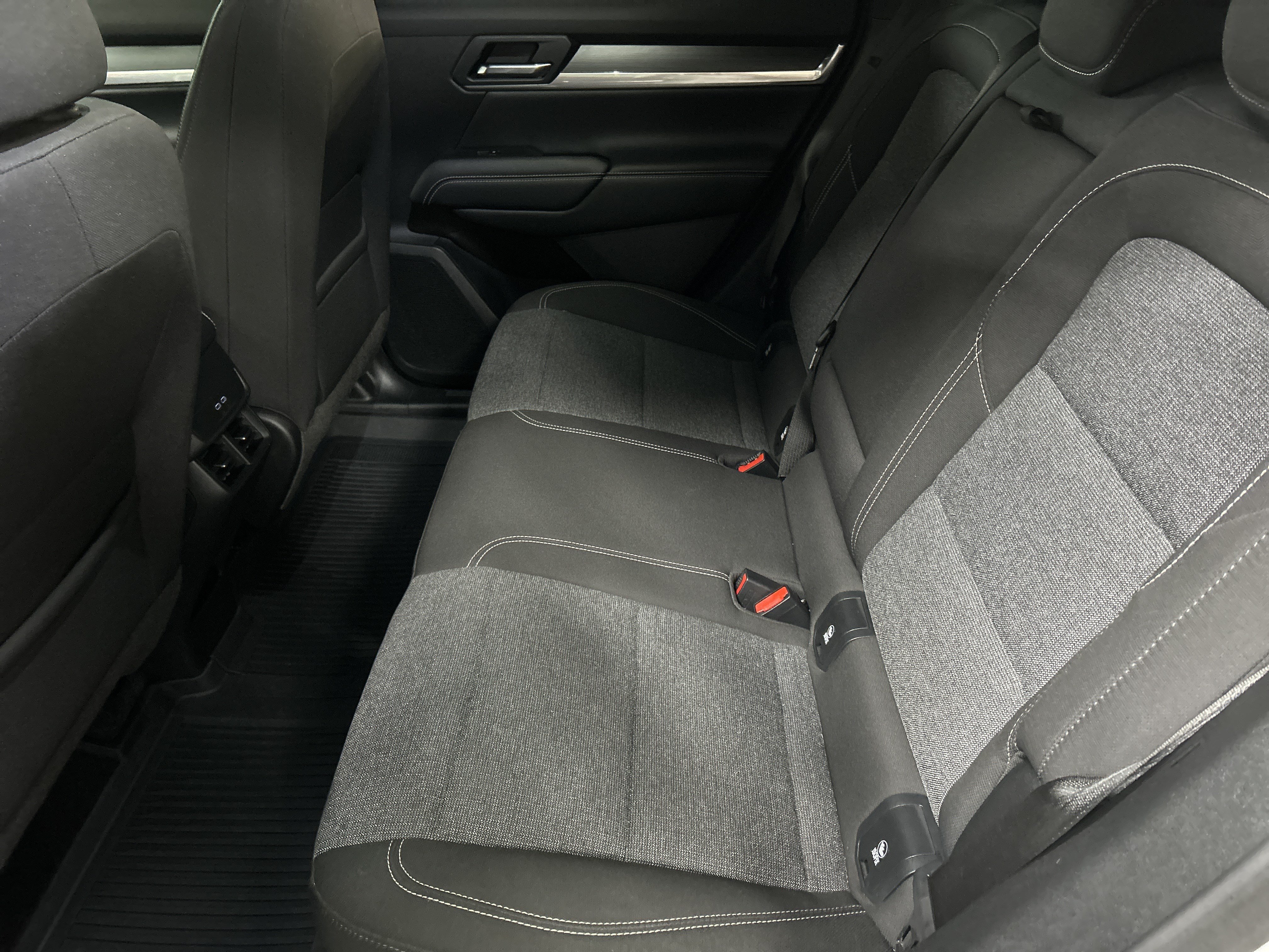 Used 2025 GMC Terrain Elevation AWD/4WD image 30