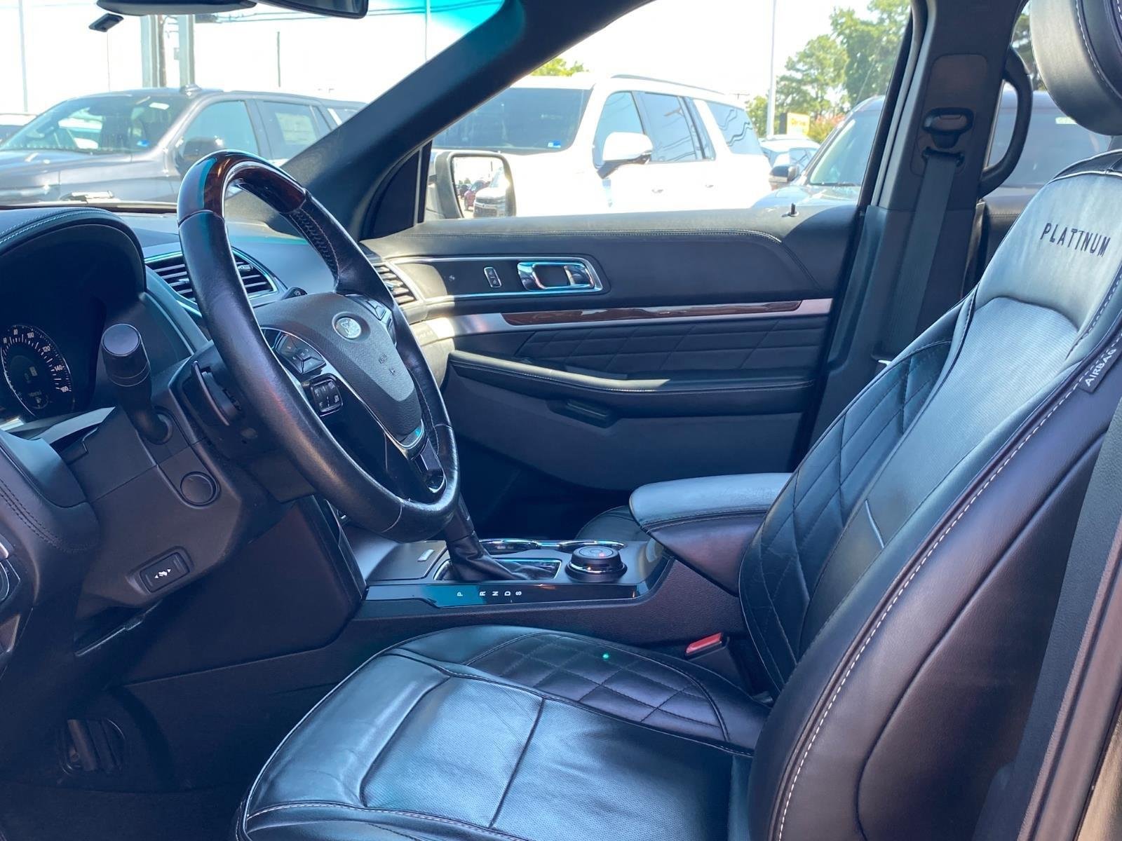 Used 2016 Ford Explorer Platinum AWD/4WD image 12