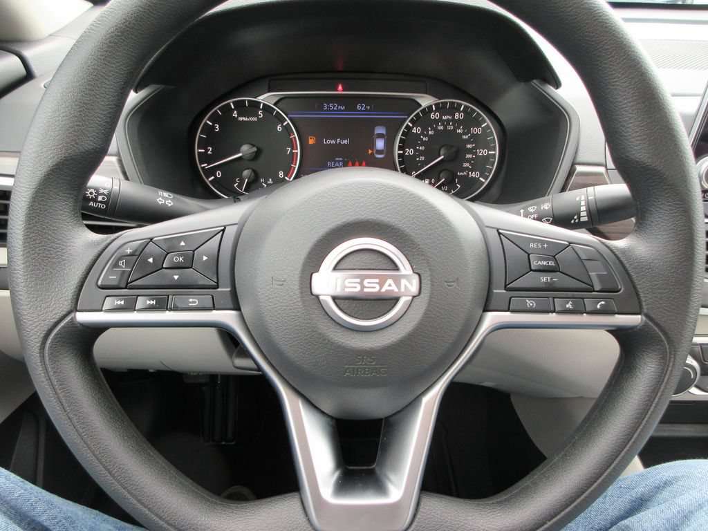 Used 2025 Nissan Altima 2.5 SV FWD image 20