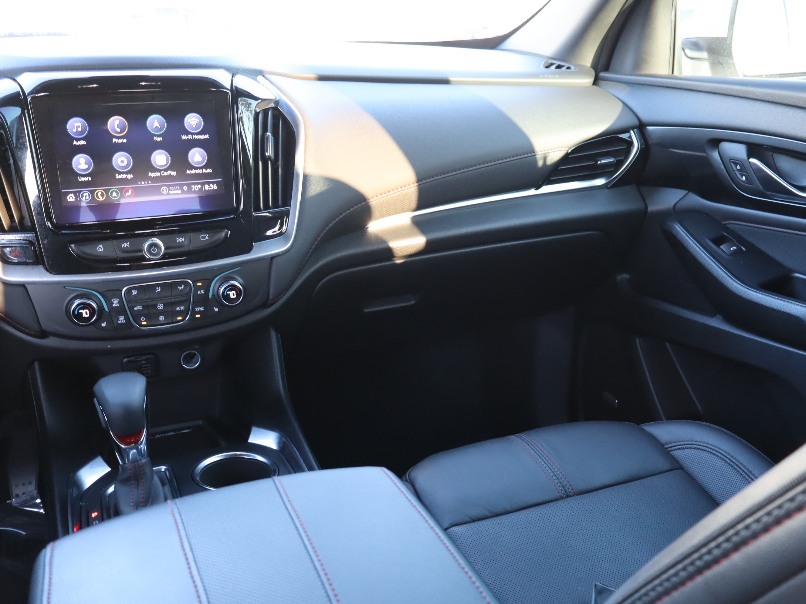 Used 2023 Chevrolet Traverse RS FWD image 14