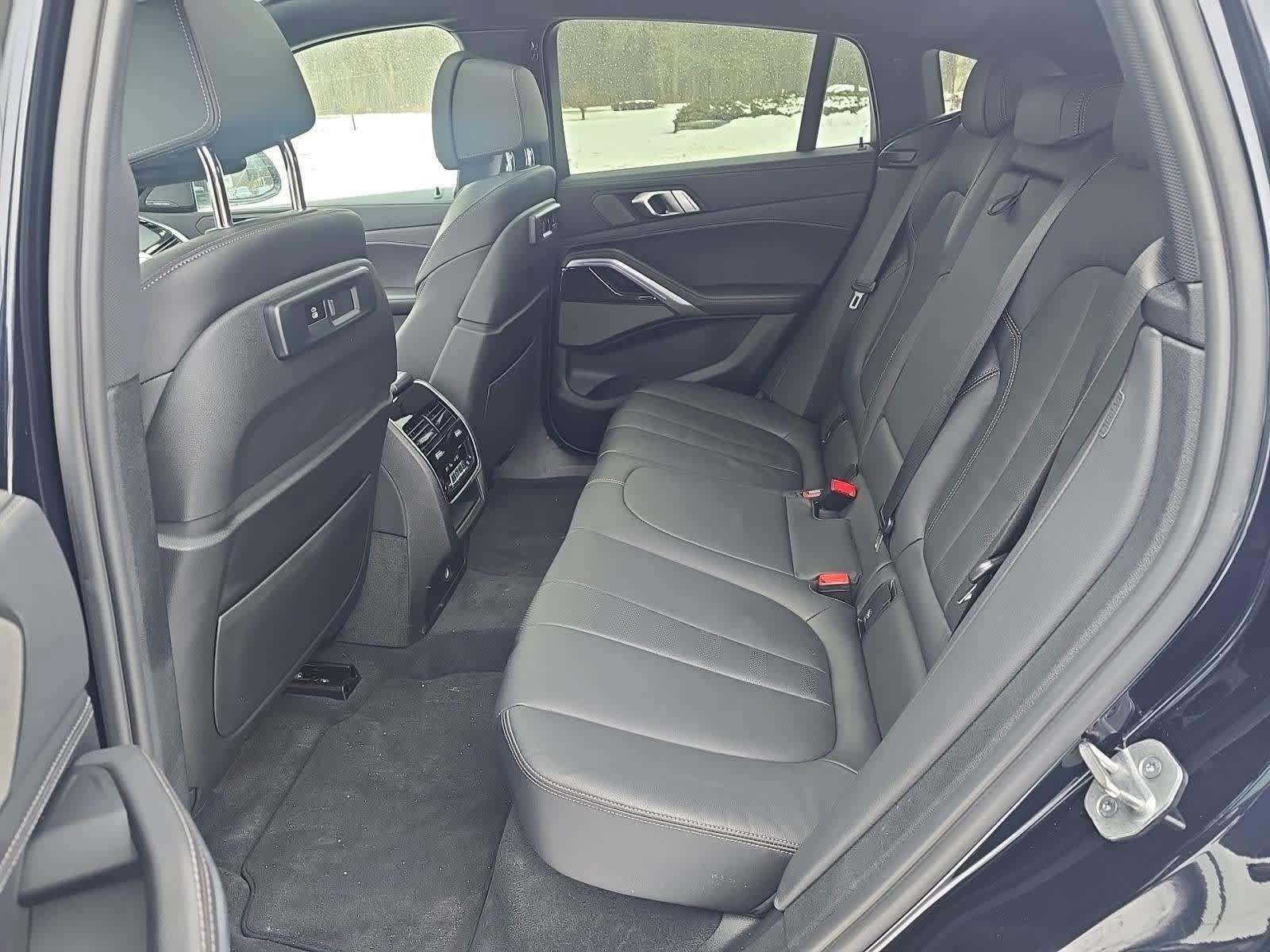 Used 2021 BMW X6 xDrive40i w/ M Sport Package image 12