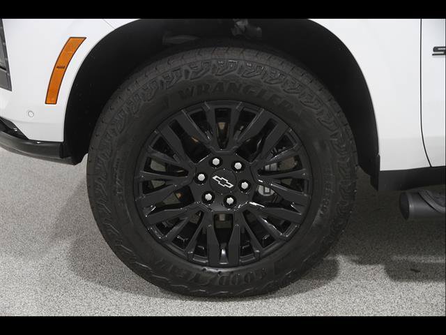 Used 2026 Chevrolet Suburban Z71 w/ Comfort Package AWD/4WD image 24