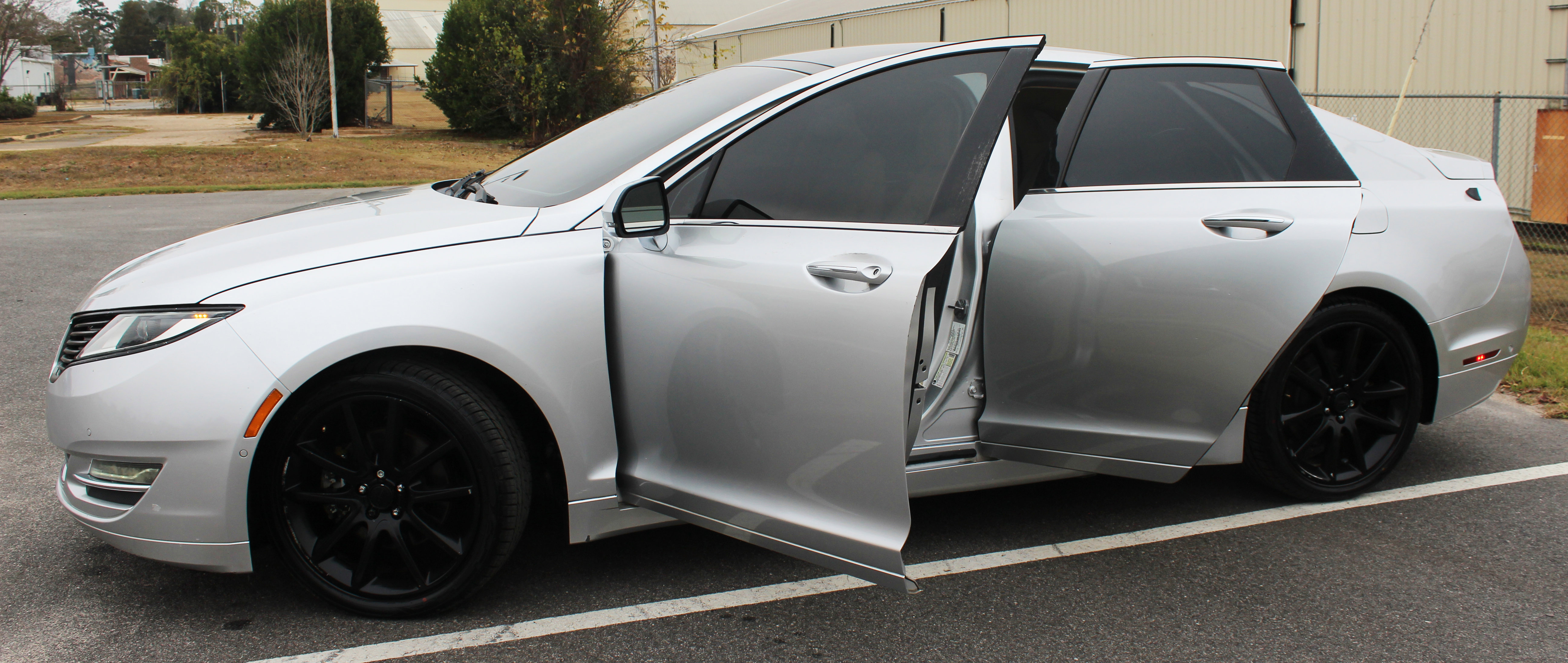 Used 2013 Lincoln MKZ Base image 4