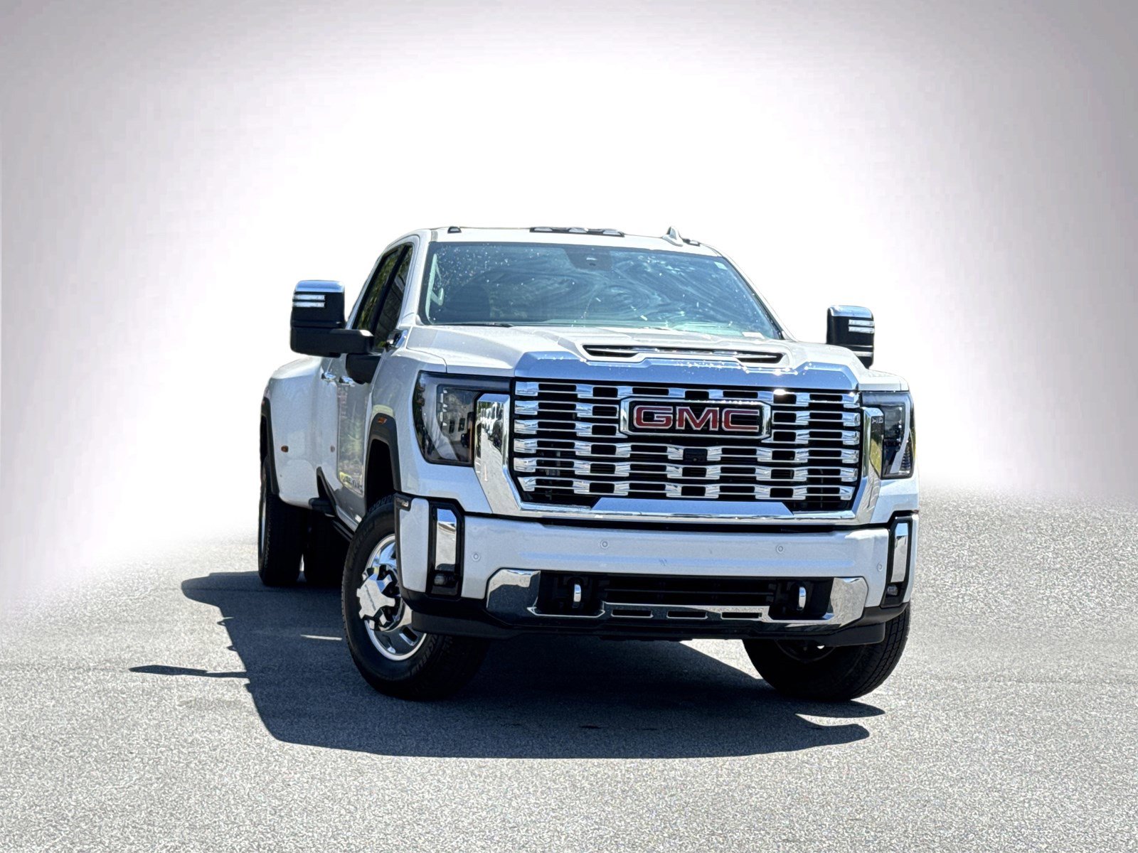 Used 2024 GMC Sierra 3500 Denali w/ Denali Reserve Package AWD/4WD video 2