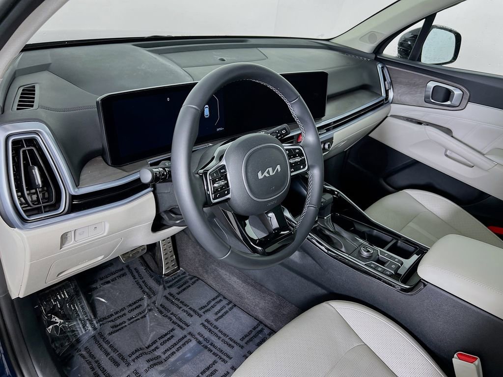 Used 2025 Kia Sorento SX AWD/4WD image 9