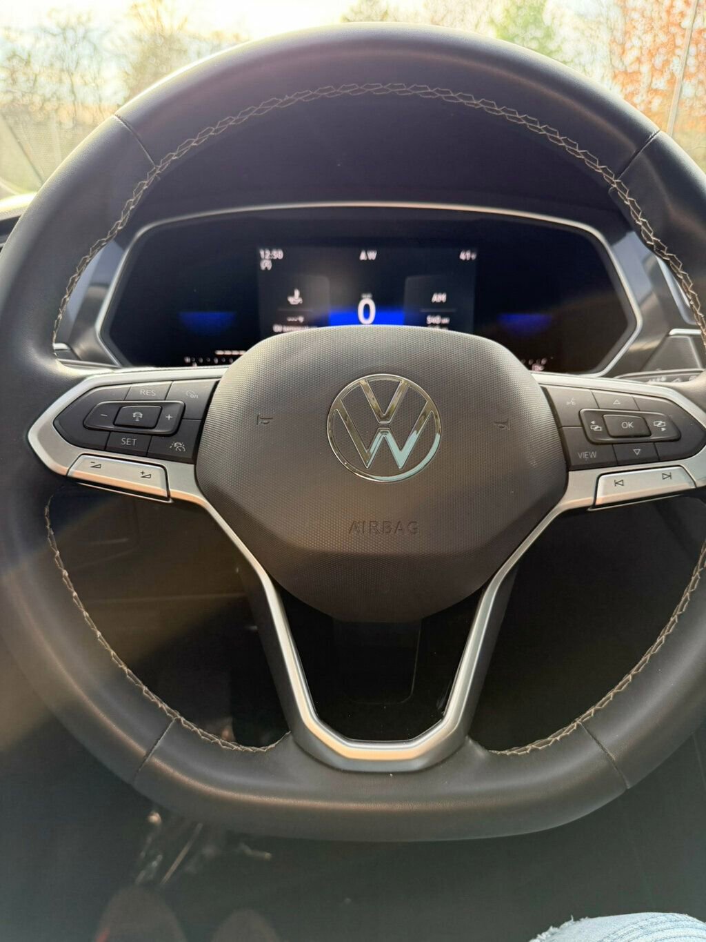 Used 2022 Volkswagen Tiguan SE w/ Panoramic Sunroof Package image 20