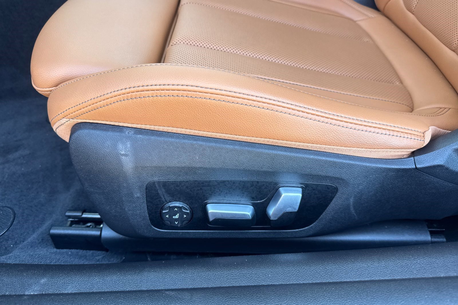 Used 2022 BMW M440i Coupe w/ M Carbon Exterior Package image 13