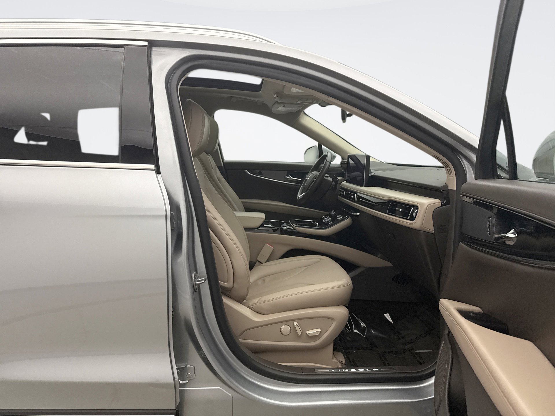 Used 2023 Lincoln Nautilus Reserve AWD/4WD image 18