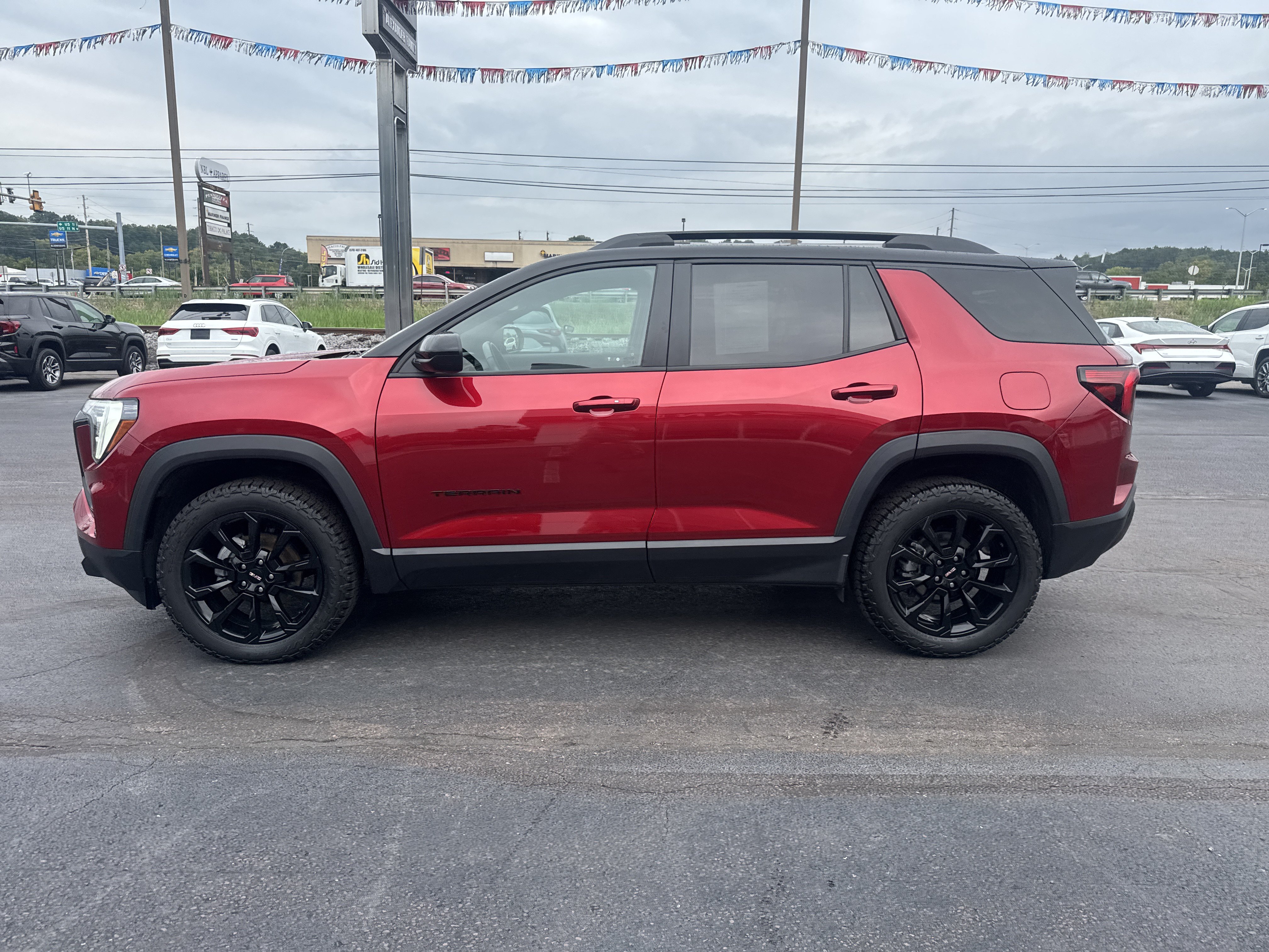 Used 2025 GMC Terrain Elevation w/ Black Edition AWD/4WD image 7
