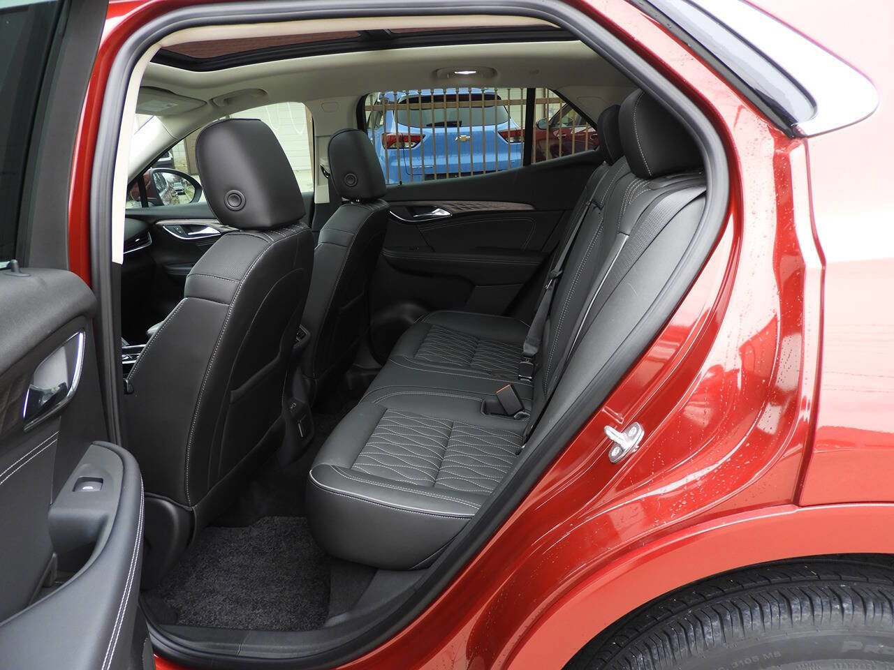 Used 2022 Buick Envision Avenir w/ Technology Package II image 21