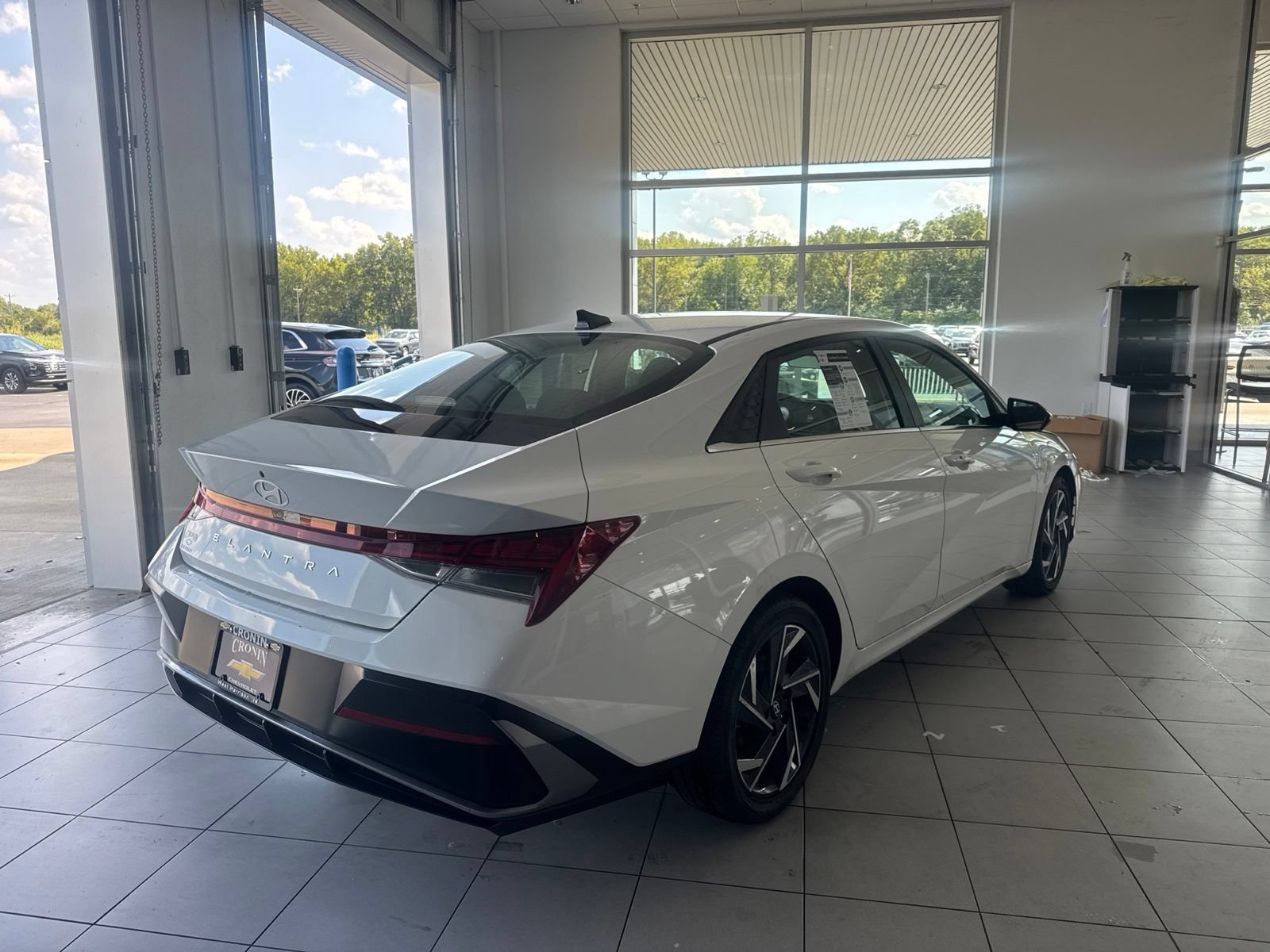 Used 2025 Hyundai Elantra SEL FWD image 4