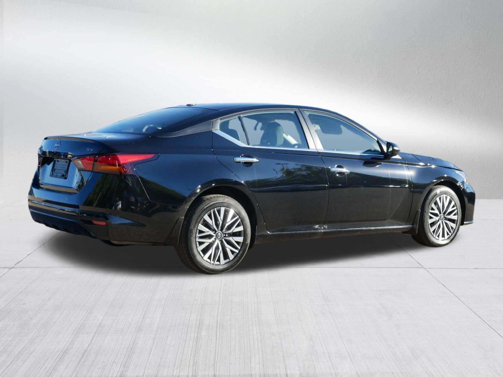 Certified 2024 Nissan Altima 2.5 SV AWD/4WD image 7