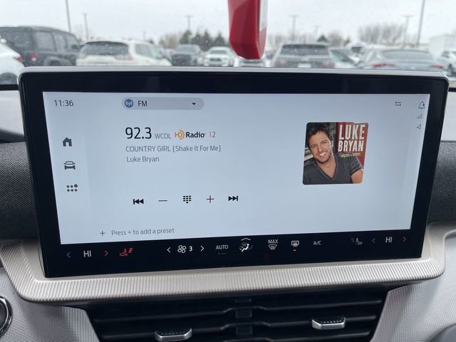 Used 2025 Ford Explorer Active image 6