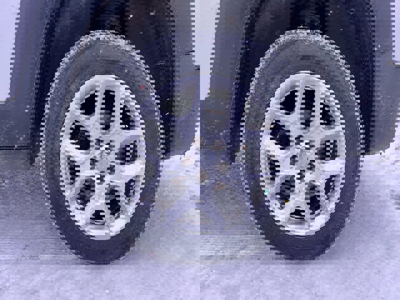 Used 2015 Jeep Renegade Latitude image 10