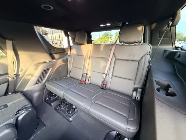 Used 2025 GMC Yukon Denali AWD/4WD image 17