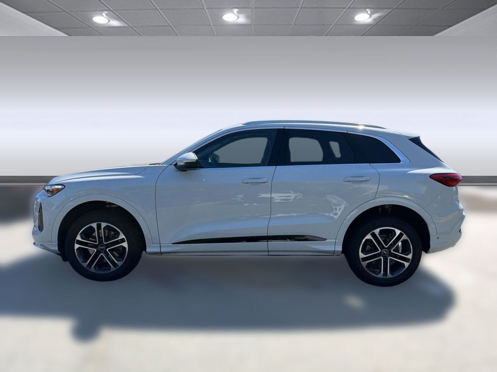 Certified 2025 Audi Q5 Premium w/ Premium Plus AWD/4WD image 2