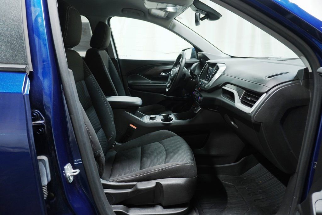 Used 2023 GMC Terrain SLE w/ Driver Convenience Package image 11